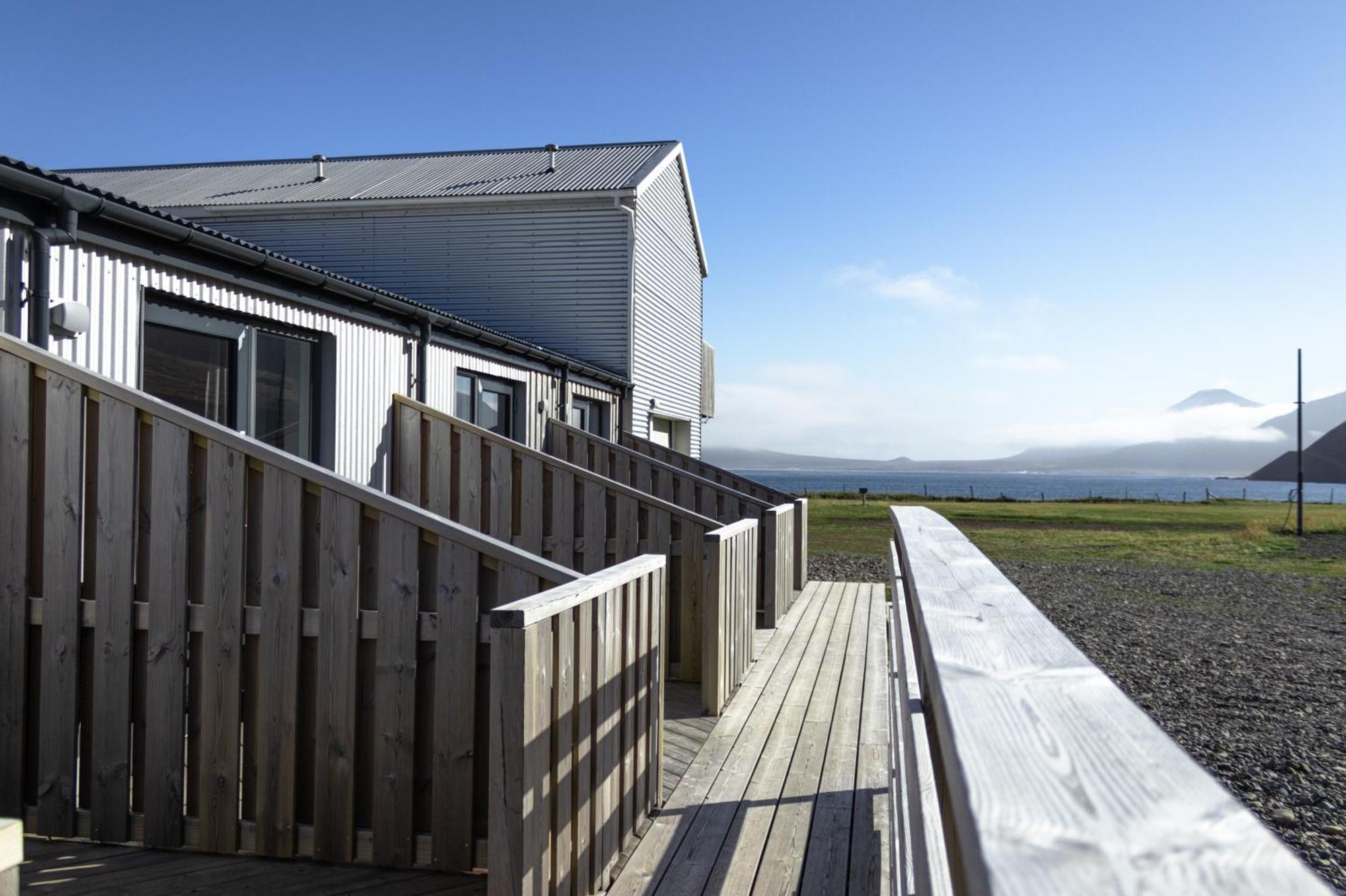 Urdartindur Guesthouse And Cottages Northurfjorthur Екстер'єр фото